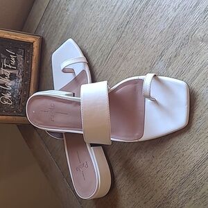 Linea Paolo womens sandals white sz 9